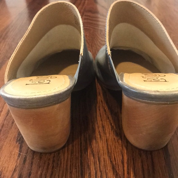 🍁 Gray Muled Heels 📚 - Picture 6 of 7